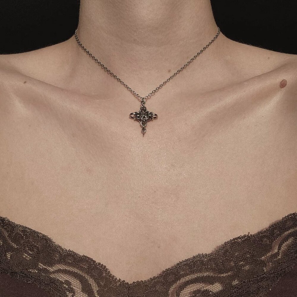 Gothic silver star necklace with a small silver chain - Picture 4 of 14